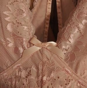 Hips and Curves Blush Bralette 6X. 42E